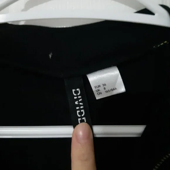 H&M - Picture 2 of 2